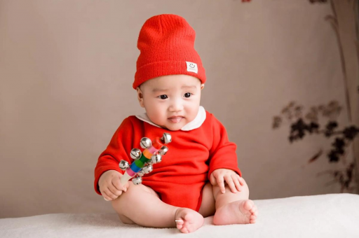 万宁宝宝几个月戴银手镯好 万宁宝宝几个月戴银手镯好